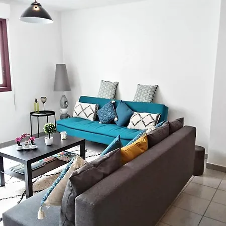 Sejour Avec Petit-dejeuner A La Demande A 20 Minutes De L'espagne A La Douceur Catalane Apartament