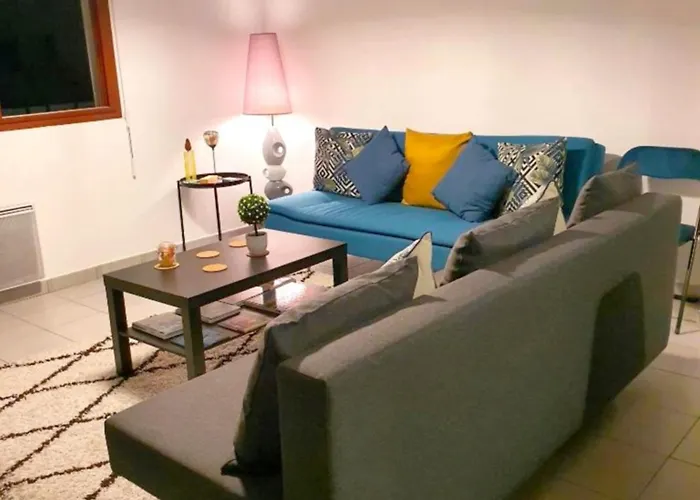 Sejour Avec Petit-dejeuner A La Demande A 20 Minutes De L'espagne A La Douceur Catalane *